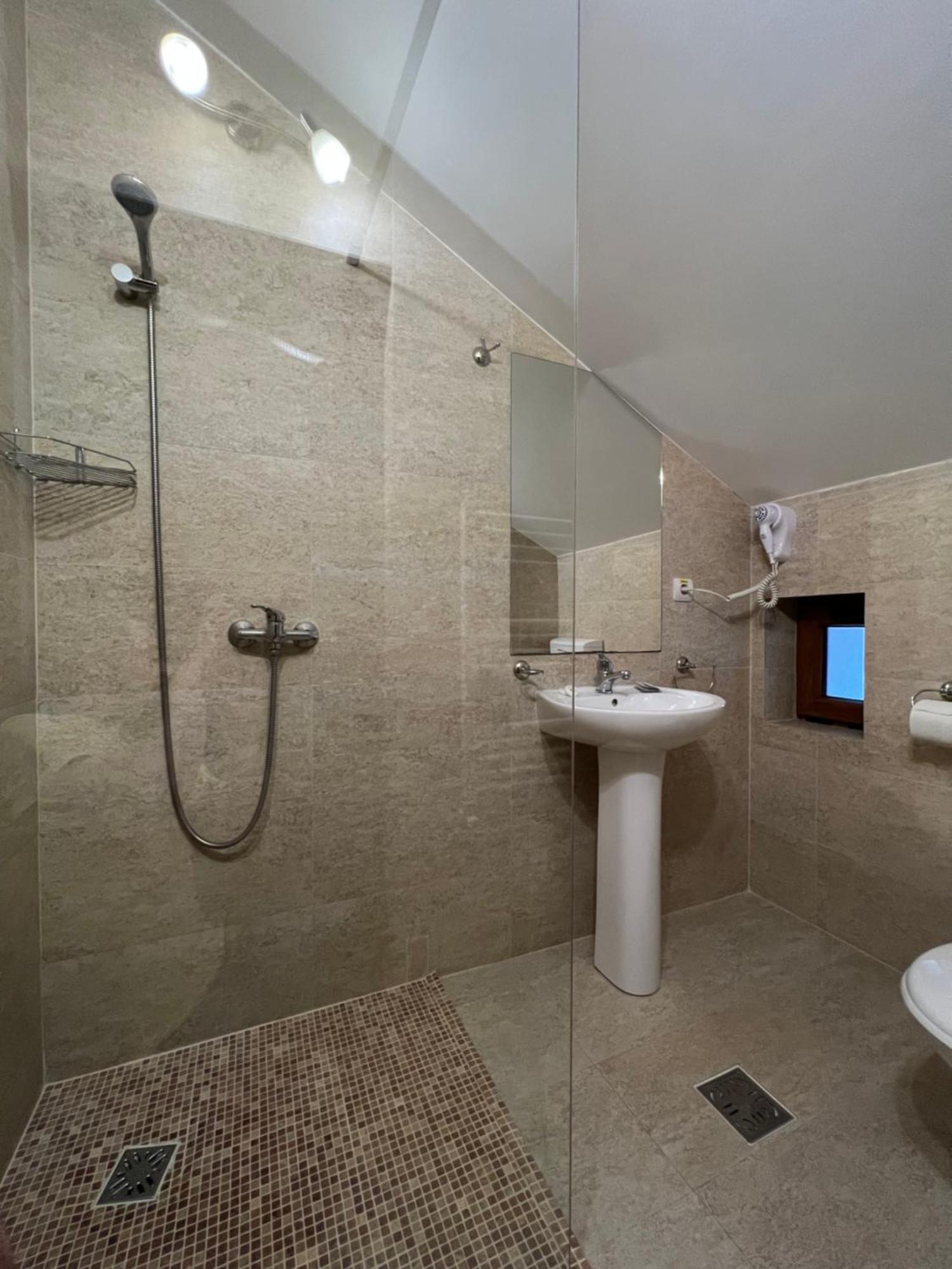 Casa Manu Hotel Sibiu Quarto foto